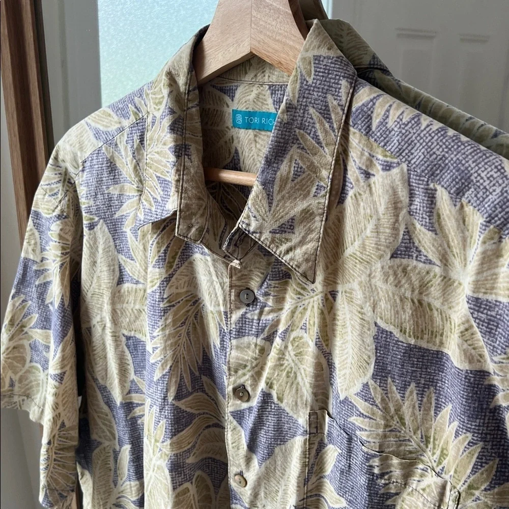 Tori Richard Men's Hawaiian Print button down size large cotton lawn